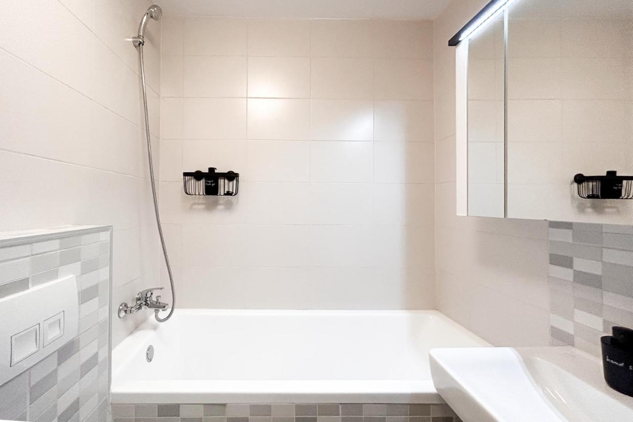Appartamento Downtown C22 Bucarest Esterno foto