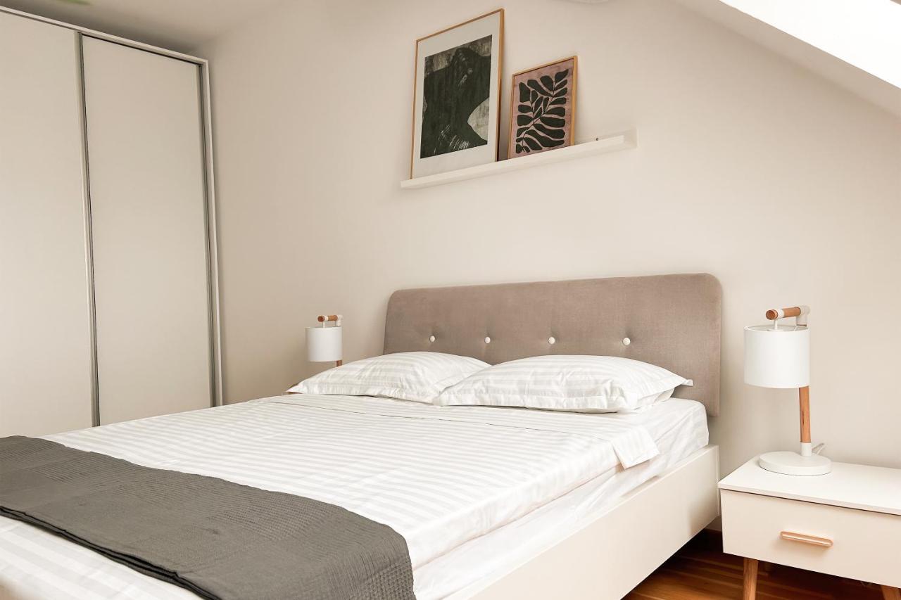 Appartamento Downtown C22 Bucarest Esterno foto