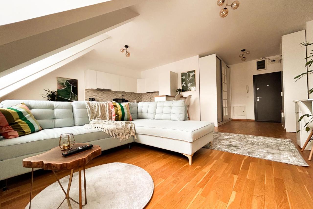 Appartamento Downtown C22 Bucarest Esterno foto